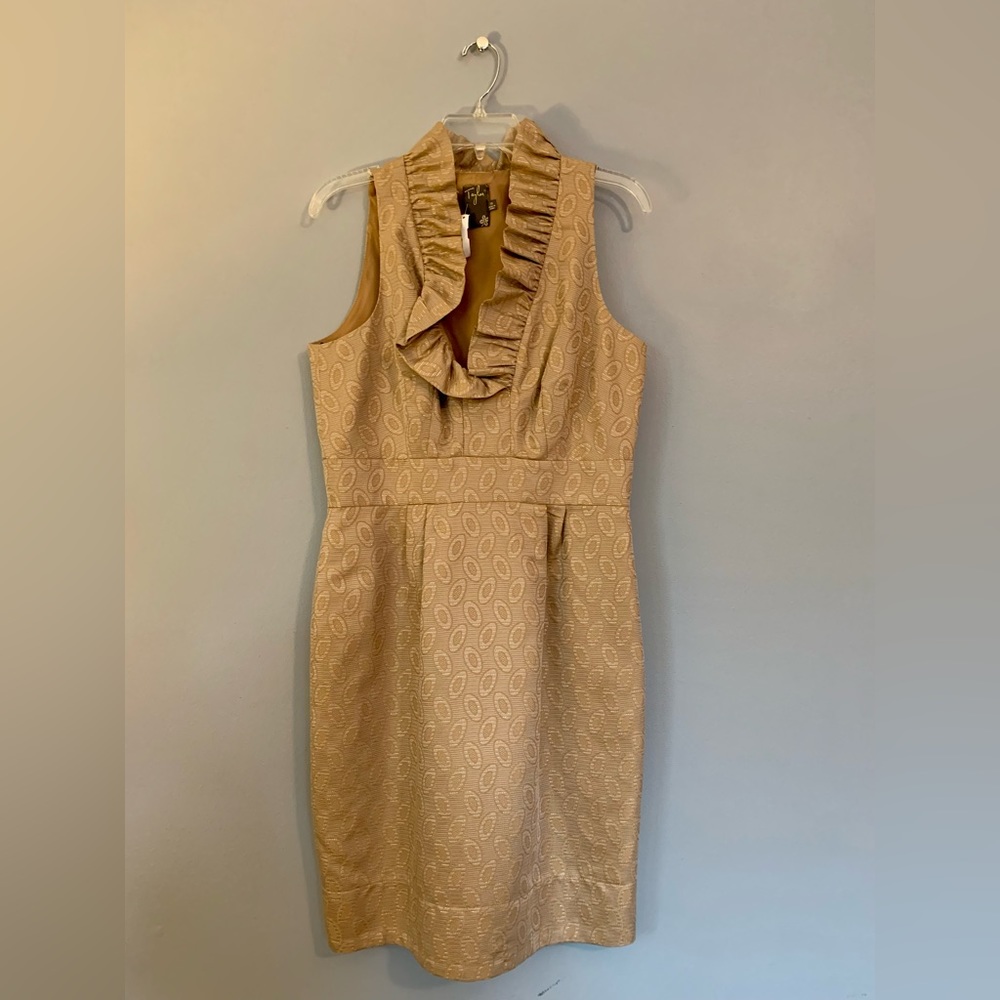 NWT Taylor Dresses Ruffle Sleeveless Dress in Gold. Size 10.
